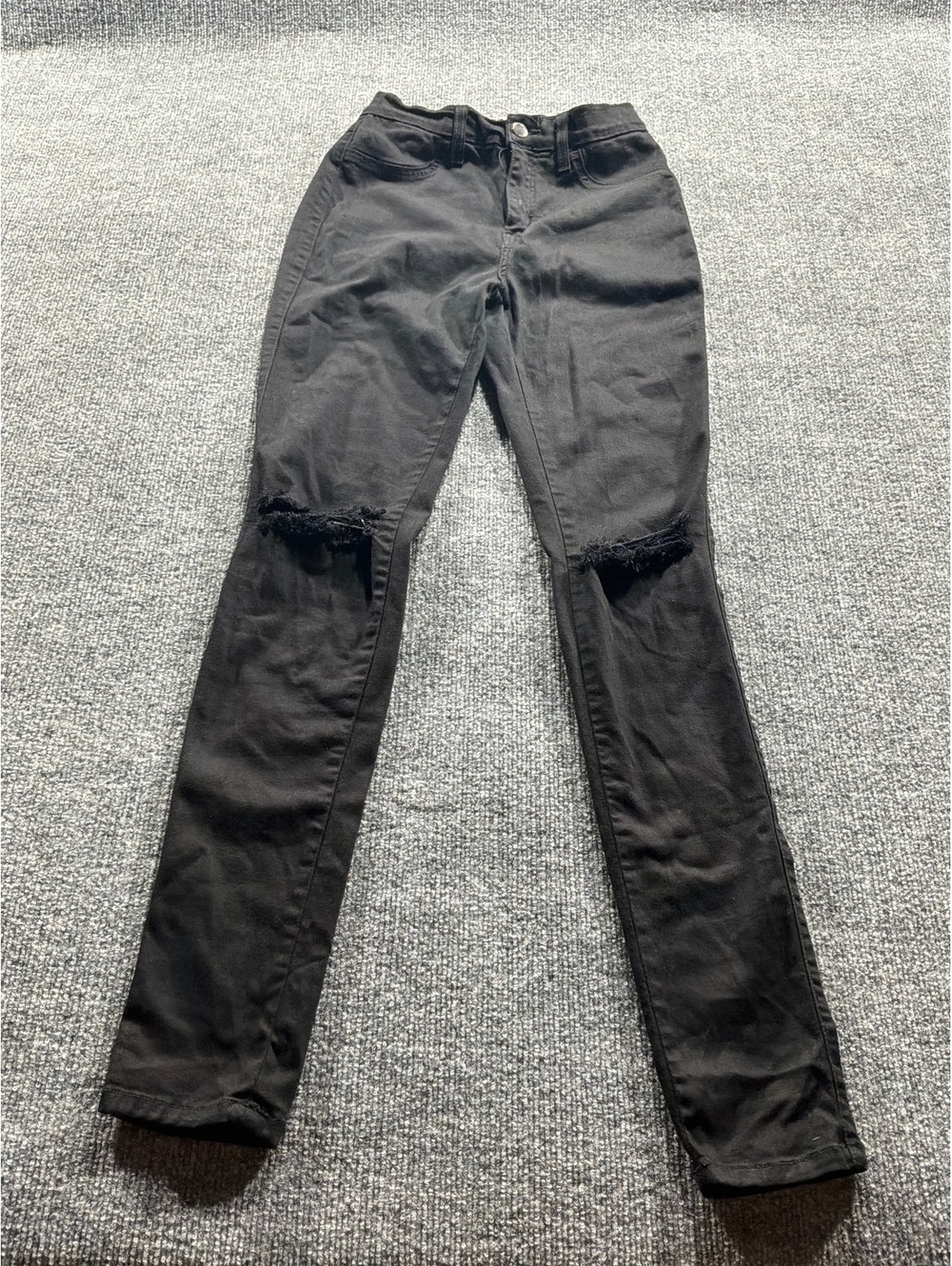 Vibrant Miu Black Skinny Jeans with Knee Rips Size 9 (W28)